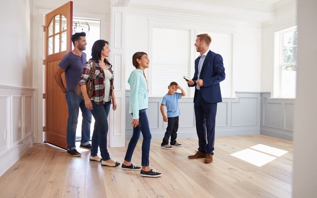 Don’t Go It Alone: Why Smart Homebuyers Work With a Real Estate Agent